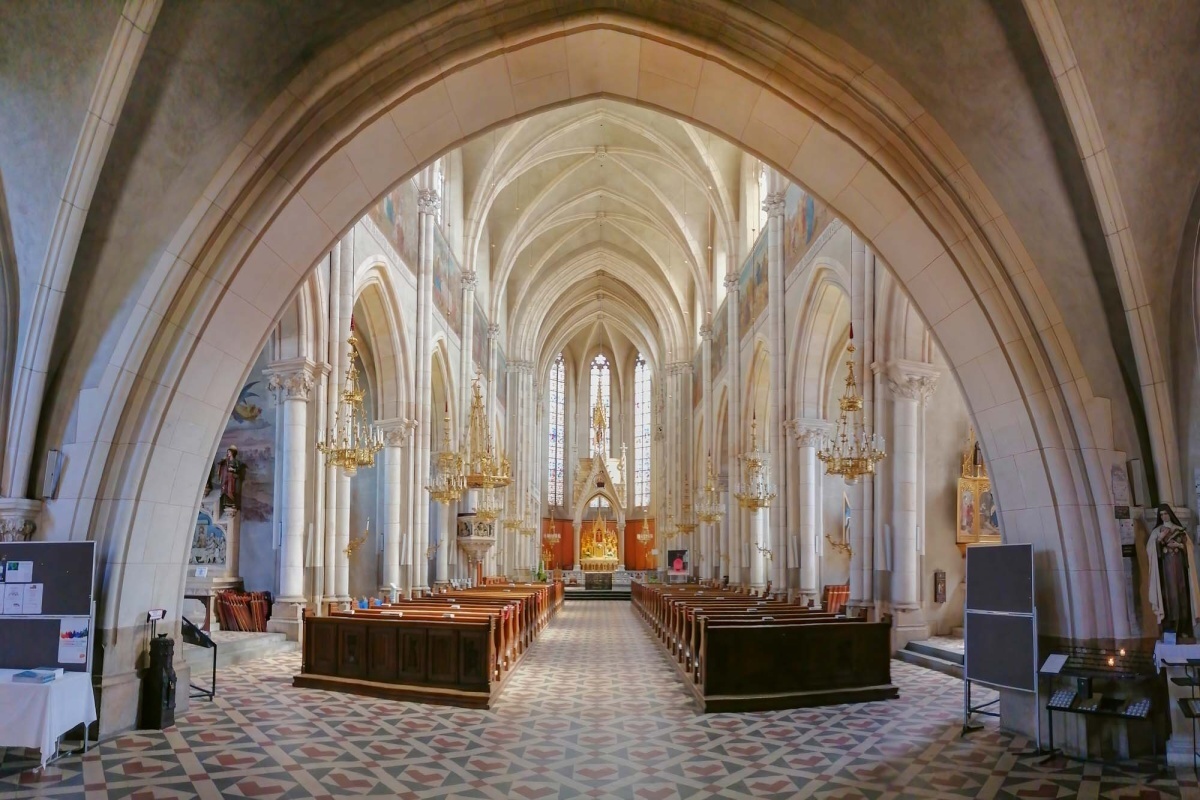 Fototapeta MS-5-0893 Interiér kostola 375 x 250 cm
